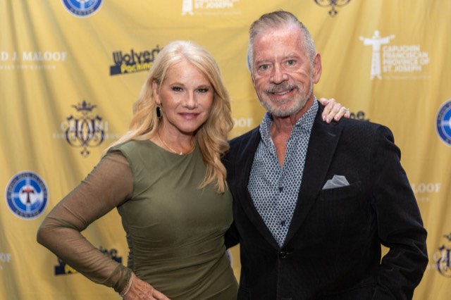 Step and repeat photo 22 of 68