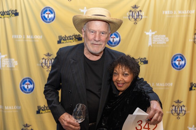Step and repeat photo 28 of 68